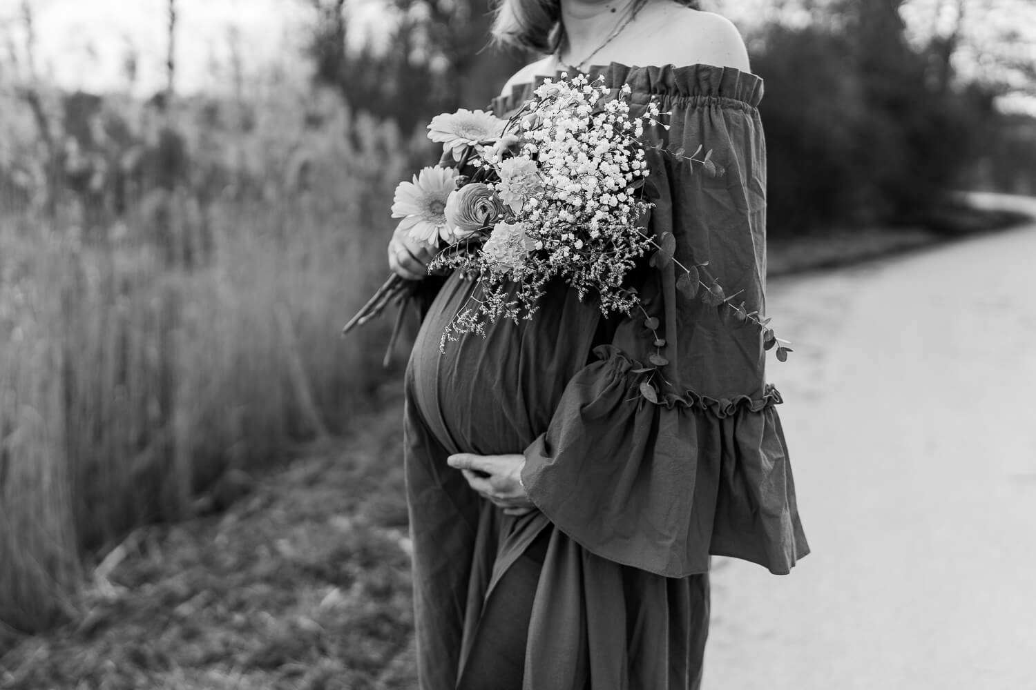 Babybauch, Hand auf Bauch, Schwanger,